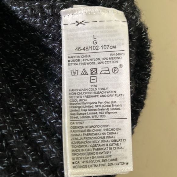 Banana Republic Cable Knit Sweater - Picture 4 of 4